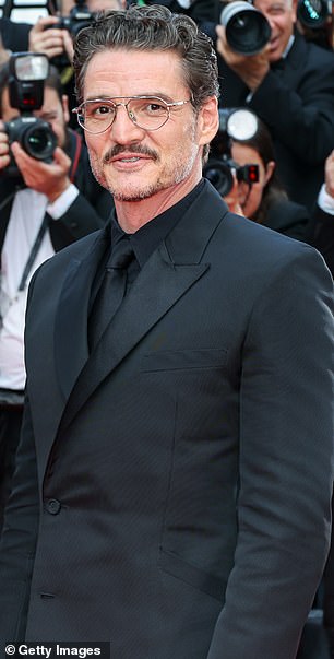 Também no evento do tapete vermelho do Splash estava um único ator Pedro Pascal