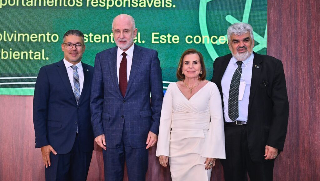 TCE-AM e IRB encerram Congresso Internacional de Controle e Políticas Públicas com palestra sobre sustentabilidade ambiental e assinatura da Declaração da Amazônia